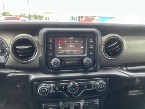 Used 2019 Jeep Wrangler Sport image 24