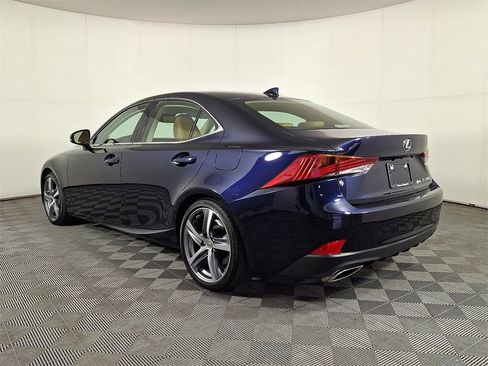 Used 2018 Lexus IS 300 AWD image 7