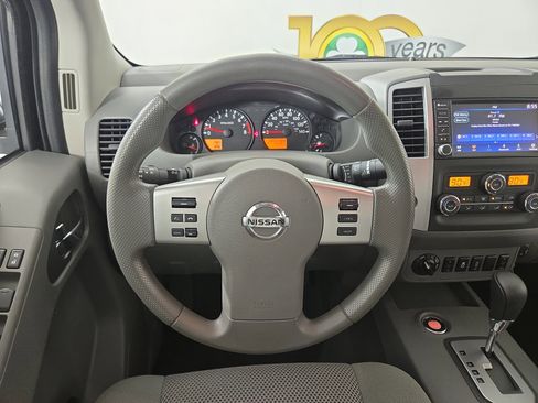 Used 2021 Nissan Frontier SV w/ Midnight Edition Floor Mats image 14