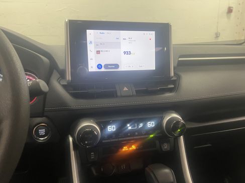 Used 2025 Toyota RAV4 XLE image 19