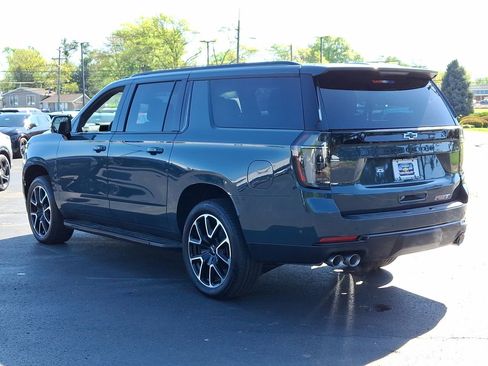 New 2026 Chevrolet Suburban RST w/ RST Capability Package AWD/4WD image 11