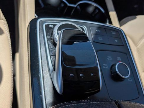 Used 2017 Mercedes-Benz GLS 450 4MATIC image 29
