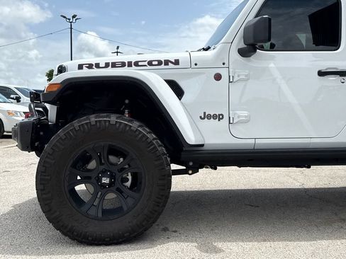 Used 2021 Jeep Gladiator Rubicon w/ Auxiliary Switch Group AWD/4WD image 5