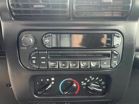 Used 2005 Jeep Wrangler Rubicon AWD/4WD image 9