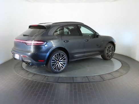 Certified 2026 Porsche Macan AWD/4WD image 7