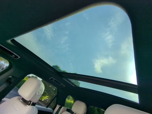 Certified 2025 Land Rover Range Rover Sport AWD/4WD image 20