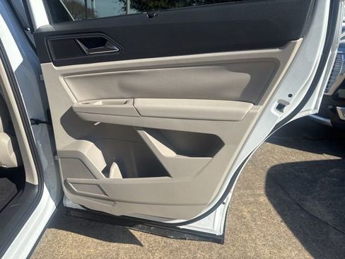 Used 2019 Volkswagen Atlas SE w/ Towing Package image 18