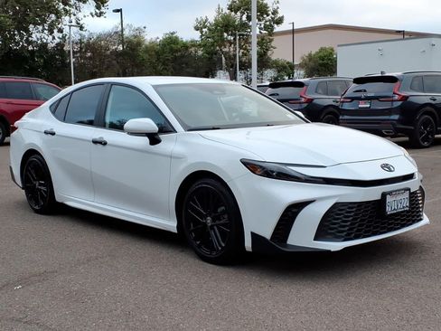 Used 2025 Toyota Camry SE w/ Multimedia Upgrade Package FWD image 3