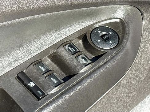 Used 2015 Ford Escape SE w/ Equipment Group 201A image 18