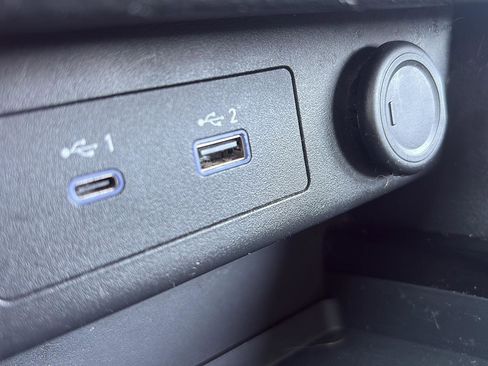 Used 2023 Nissan Rogue SV image 32