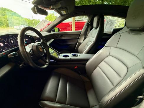 Used 2021 Porsche Taycan RWD image 8