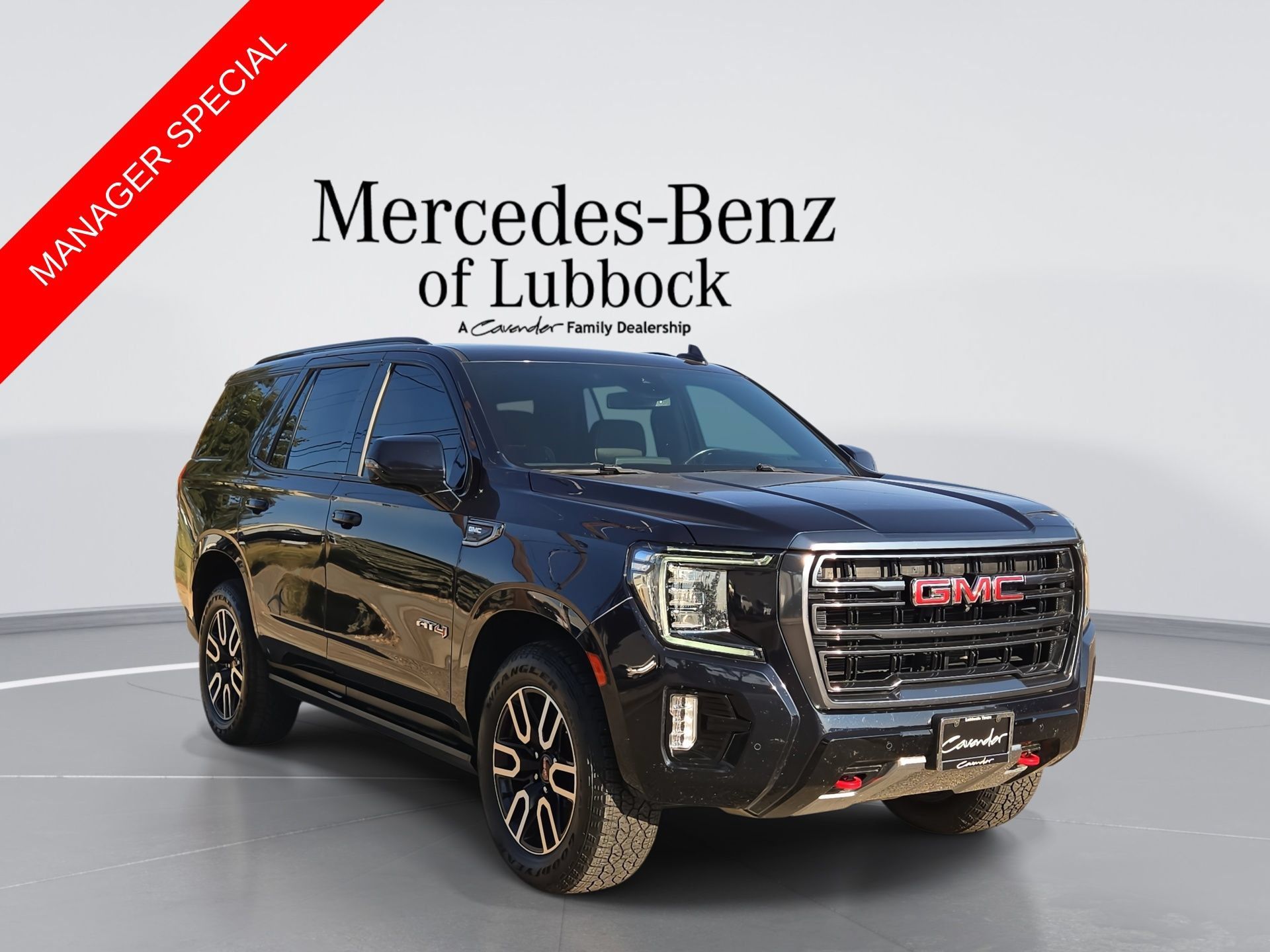 Used 2023 GMC Yukon AT4 w/ Technology Package AWD/4WD image 1