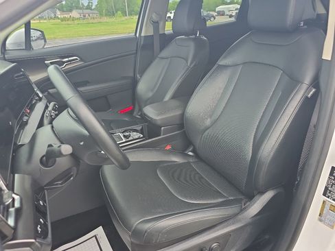 Used 2024 Kia Sportage EX FWD image 15