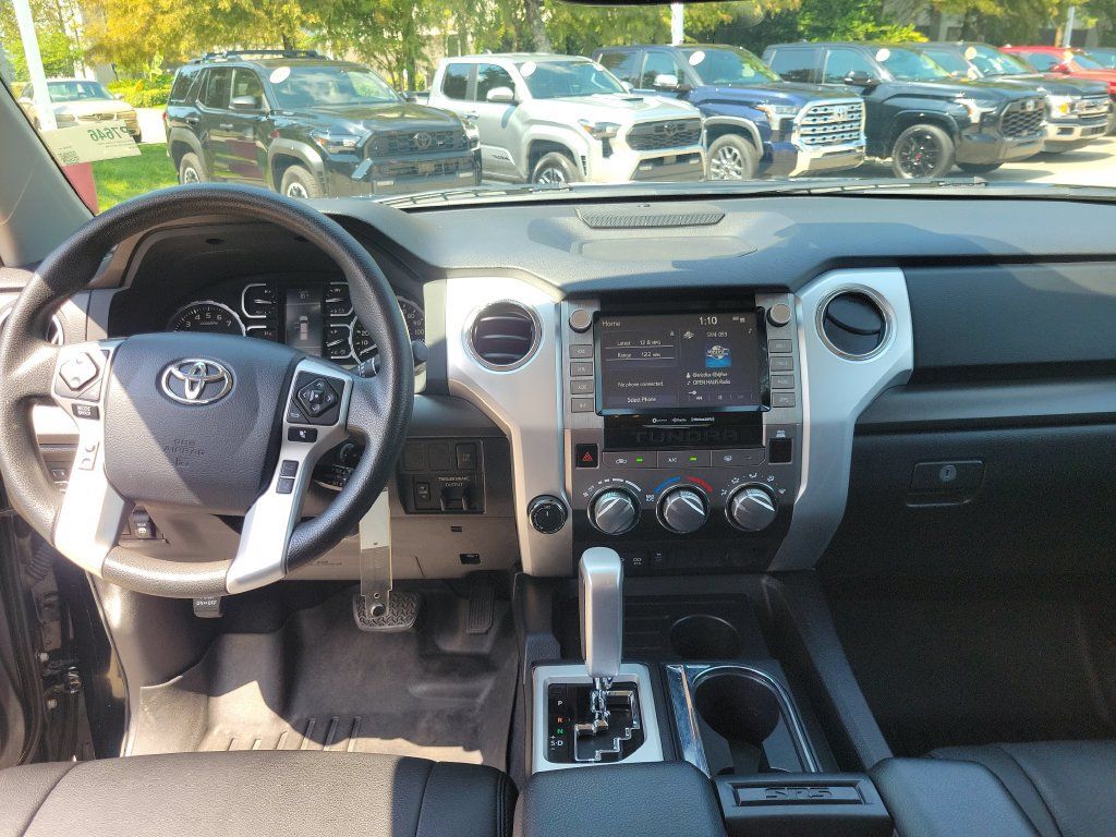 Used 2020 Toyota Tundra SR5 w/ SR5 Upgrade Package AWD/4WD image 27