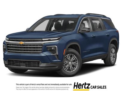 Used 2025 Chevrolet Traverse LT