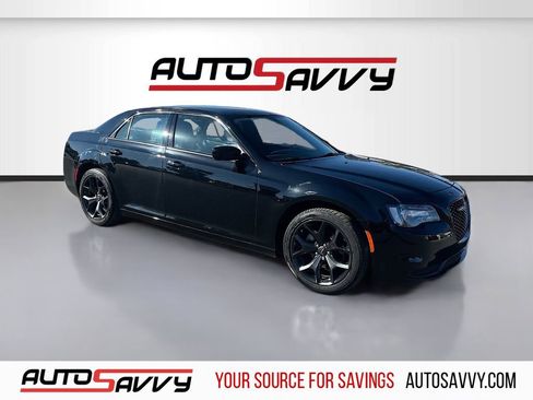 Used 2023 Chrysler 300 Touring w/ Sport Appearance Package RWD image 1