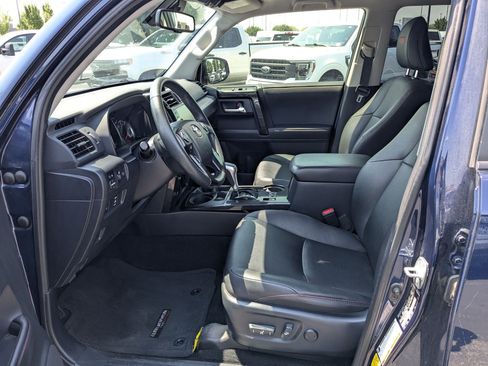 Used 2020 Toyota 4Runner TRD Off-Road Premium AWD/4WD image 26