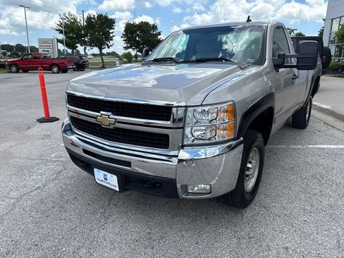 Used 2007 Chevrolet Silverado 2500 LT w/ Suspension Package, Off-Road AWD/4WD image 11