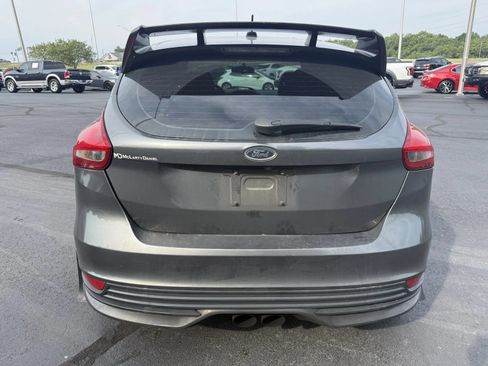 Used 2018 Ford Focus ST FWD image 3