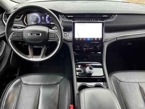 Used 2022 Jeep Grand Cherokee L Limited image 3