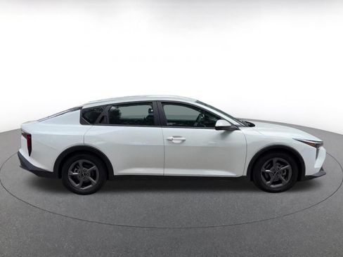 Used 2025 Kia K4 FWD image 16