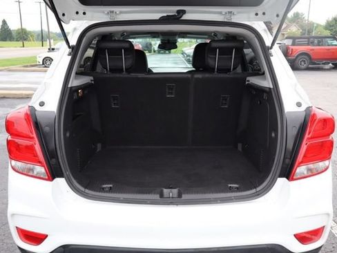 Used 2022 Chevrolet Trax LT w/ LT Convenience Package AWD/4WD image 6