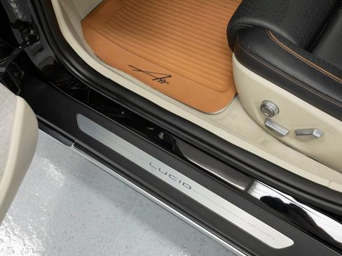 Used 2022 Lucid Air Grand Touring image 39