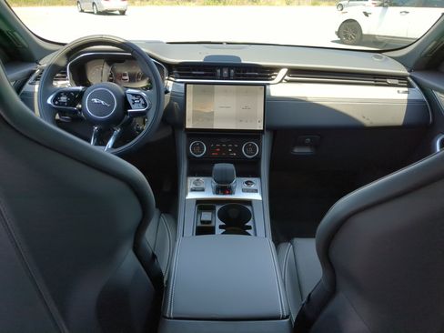 New 2026 Jaguar F-PACE R-Dynamic S image 11