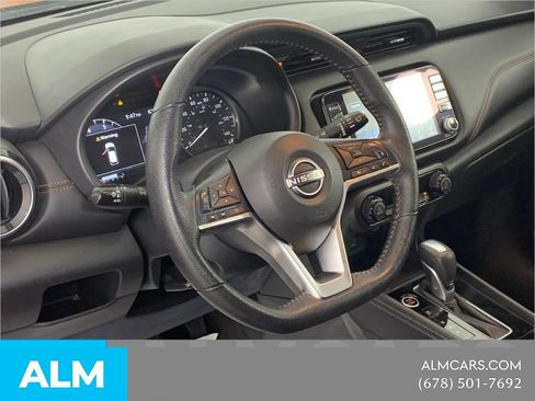 Used 2022 Nissan Kicks SR w/ Interior Electronics Package FWD image 8