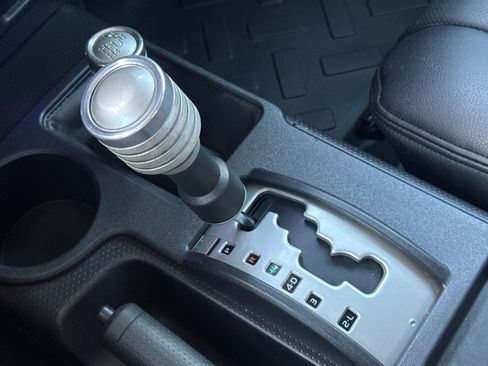 Used 2014 Toyota FJ Cruiser 4WD image 21