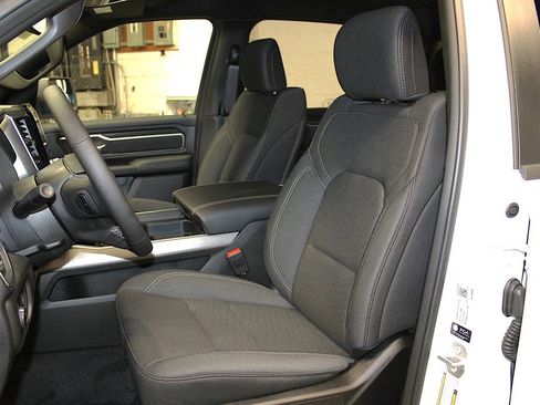 New 2026 RAM 1500 4x4 Crew Cab image 25