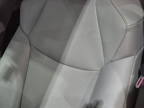 Used 2021 Toyota Sienna XLE w/ XLE Plus Package FWD image 9
