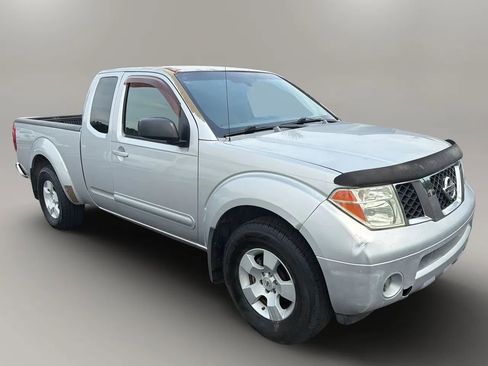 Used 2005 Nissan Frontier XE w/ (U01) Preferred Pkg RWD image 3