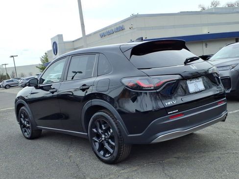 Used 2023 Honda HR-V Sport image 4