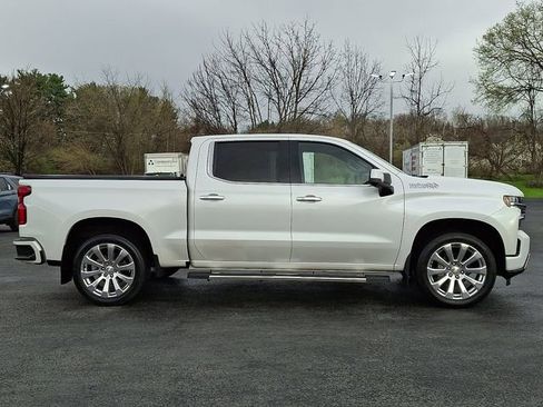 Used 2022 Chevrolet Silverado 1500 High Country w/ Technology Package image 10