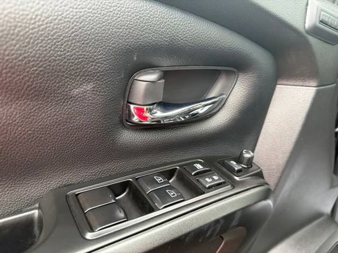 Used 2023 Nissan Titan PRO-4X w/ Pro-4x Convenience Package AWD/4WD image 14