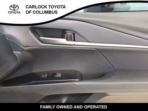 Used 2025 Toyota Camry SE w/ Convenience Package image 19