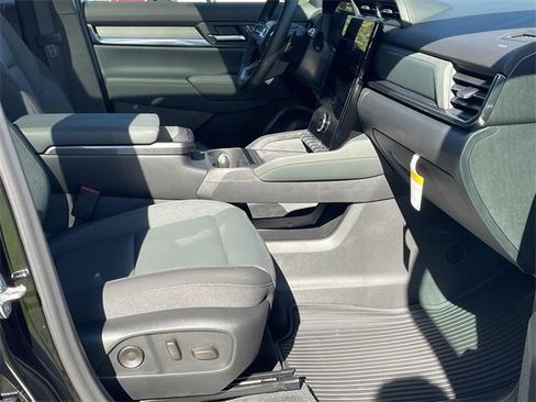 New 2026 GMC Terrain AT4 w/ Convenience Package III image 7