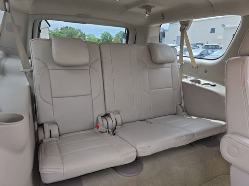 Used 2017 GMC Yukon XL Denali w/ Open Road Package AWD/4WD image 13