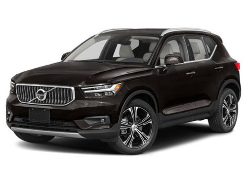 Used 2022 Volvo XC40 T5 Momentum image 1