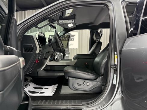 Used 2022 Ford F250 Lariat w/ Black Appearance Package image 18