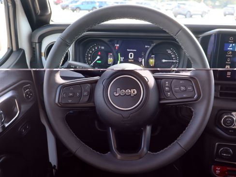 Used 2025 Jeep Wrangler Unlimited Sport S 4xe AWD/4WD image 14