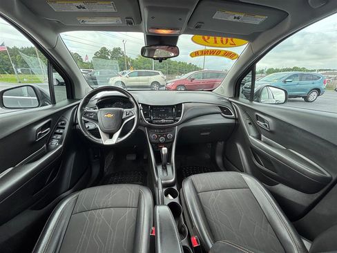 Used 2019 Chevrolet Trax LT w/ LT Convenience Package image 16