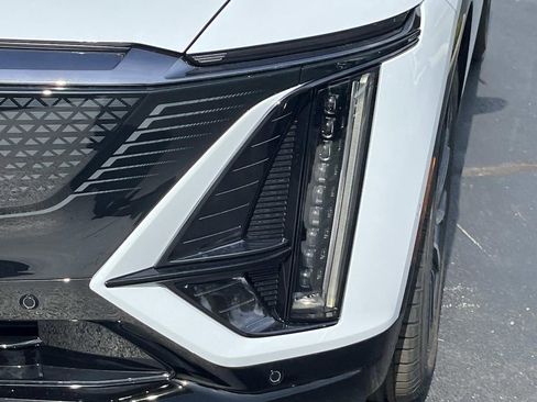 New 2026 Cadillac Lyriq Premium Sport image 9