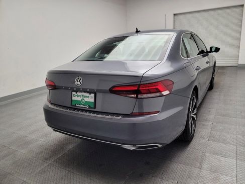 Used 2021 Volkswagen Passat 2.0T SE FWD image 7