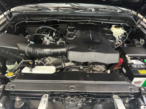 Used 2014 Toyota FJ Cruiser 4WD w/ Upgrade Package image 9