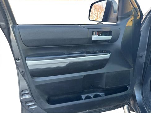 Used 2017 Toyota Tundra SR5 image 23