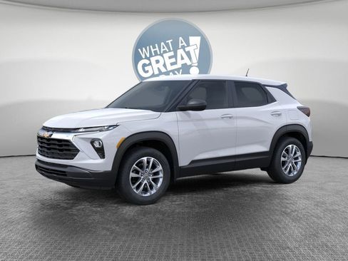 New 2026 Chevrolet TrailBlazer LS AWD/4WD image 2