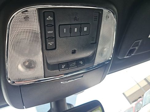 Used 2019 Jeep Grand Cherokee Limited w/ Trailer Tow Group IV image 20