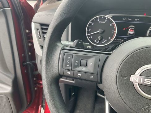 Used 2023 Nissan Rogue SV AWD/4WD image 18